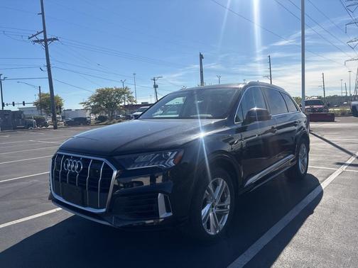 2023 Audi Q7 55 Premium Plus