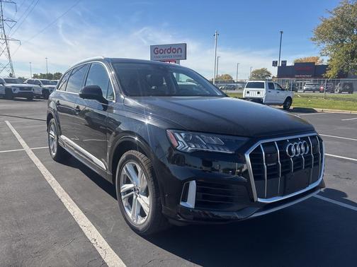 2023 Audi Q7 55 Premium Plus