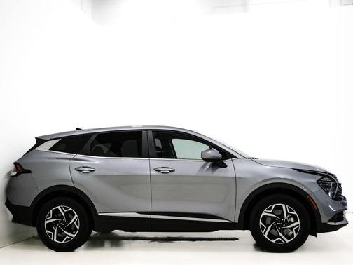 Steel Gray 2024 Kia Sportage LX