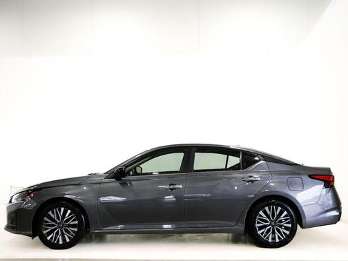 Gun Metallic 2025 Nissan Altima 2.5 SV