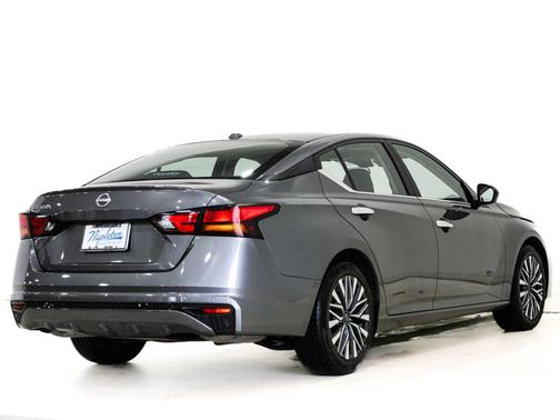 Gun Metallic 2025 Nissan Altima 2.5 SV