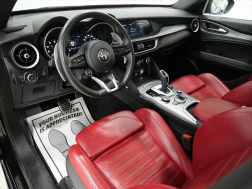 2022 Alfa Romeo Stelvio Veloce