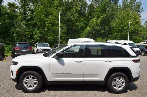 2023 Jeep Grand Cherokee Laredo