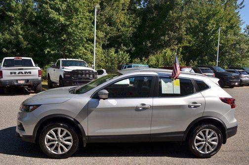 2022 Nissan Rogue Sport SV