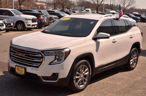 Summit White 2022 GMC Terrain SLT