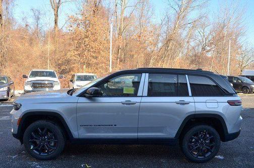 Silver Zynith 2025 Jeep Grand Cherokee Limited