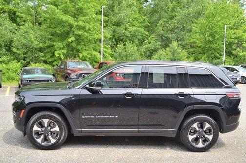 Diamond Black 2024 Jeep Grand Cherokee 4xe Base