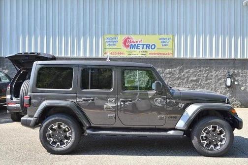 2025 Jeep Wrangler 4-Door Sahara 4x4