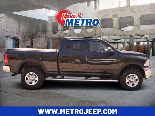Brilliant Black Crystal Pearlcoat 2017 RAM 2500 Tradesman