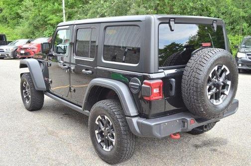 Black Clearcoat 2025 Jeep Wrangler Rubicon