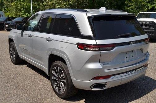 2022 Jeep Grand Cherokee Overland