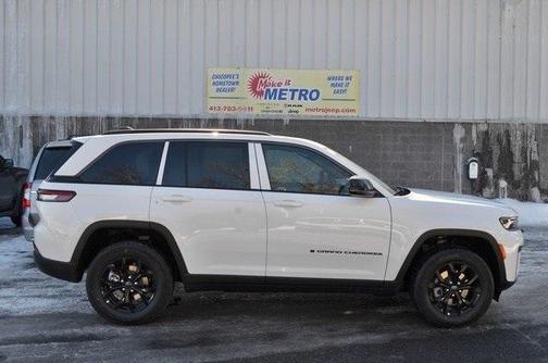 2026 Jeep Grand Cherokee Laredo