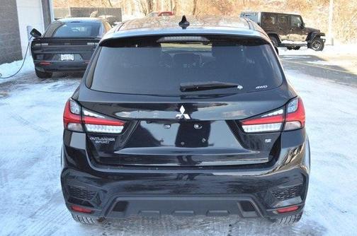 2024 Mitsubishi Outlander SE