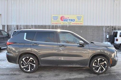 2024 Mitsubishi Outlander SE