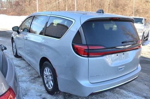 2024 Chrysler Pacifica Touring-L