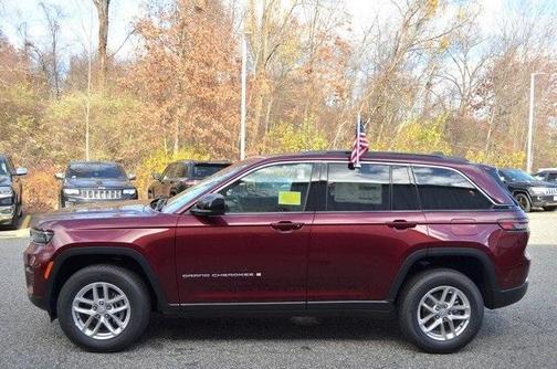 2025 Jeep Grand Cherokee Laredo