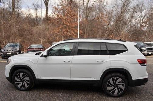 2024 Volkswagen Atlas 2.0T SE