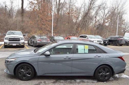 2023 Hyundai ELANTRA HEV Blue