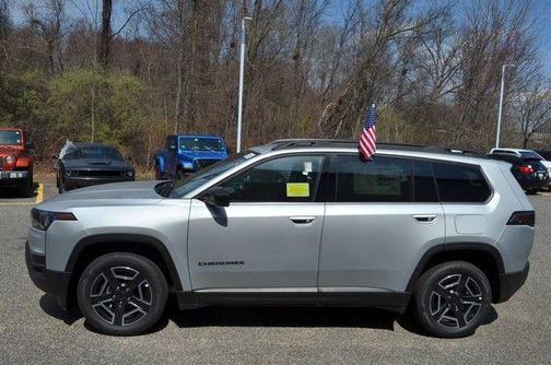 Silver Zynith Clearcoat 2026 Jeep Cherokee LAREDO/LIMITED