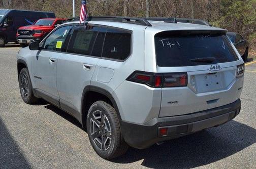 Silver Zynith Clearcoat 2026 Jeep Cherokee LAREDO/LIMITED