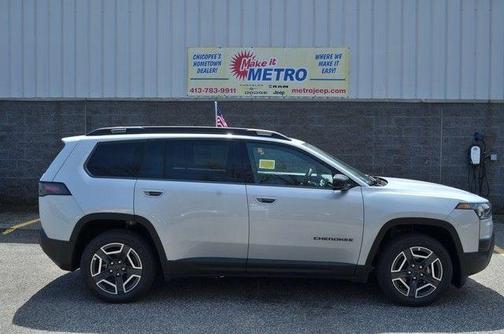 Silver Zynith Clearcoat 2026 Jeep Cherokee LAREDO/LIMITED