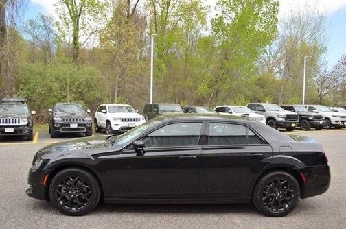2023 Chrysler 300 Touring