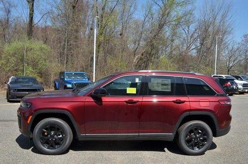 Velvet Red Pearlcoat 2026 Jeep Grand Cherokee Laredo