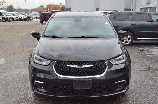 2023 Chrysler Pacifica Touring-L