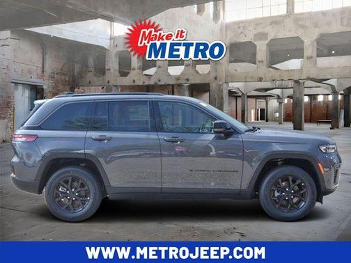 Metallic 2026 Jeep Grand Cherokee Laredo