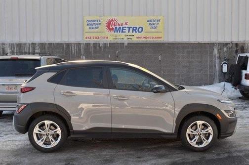 2022 Hyundai KONA SEL