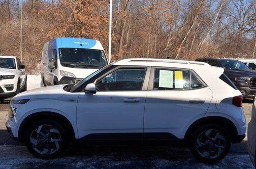 2024 Hyundai VENUE SEL