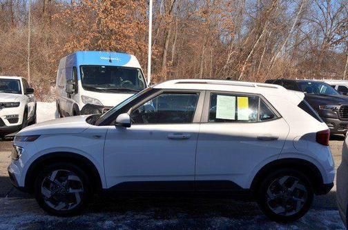 2024 Hyundai VENUE SEL