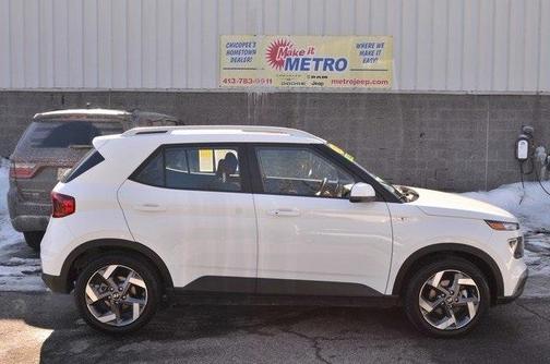 2024 Hyundai VENUE SEL