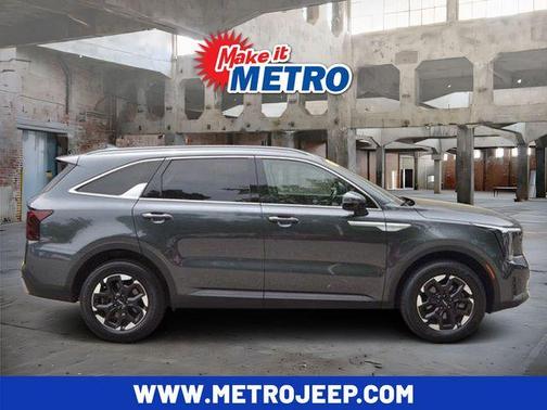 Gray 2024 Kia Sorento S