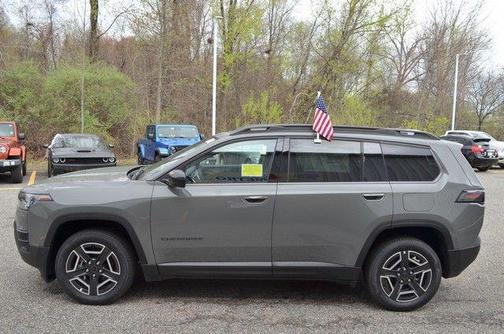 Sting Gray Clearcoat 2026 Jeep Cherokee LAREDO/LIMITED