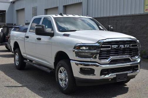 2025 RAM 2500 Tradesman Crew Cab 4x4 6'4' Box