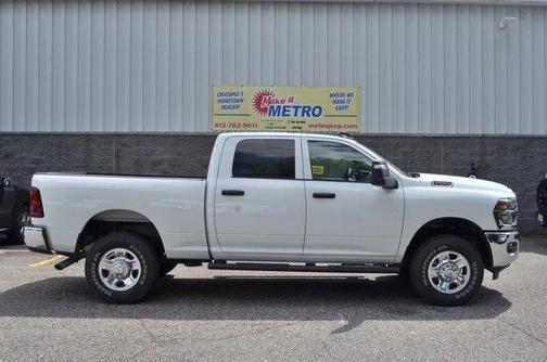 2025 RAM 2500 Tradesman Crew Cab 4x4 6'4' Box