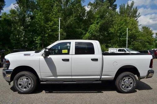 2025 RAM 2500 Tradesman Crew Cab 4x4 6'4' Box