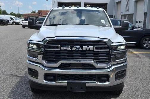 2025 RAM 2500 Tradesman Crew Cab 4x4 6'4' Box