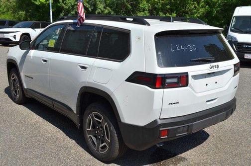 Bright White Clearcoat 2026 Jeep Cherokee LAREDO/LIMITED