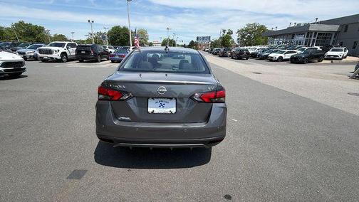 Gun Metallic 2023 Nissan Versa 1.6 SV