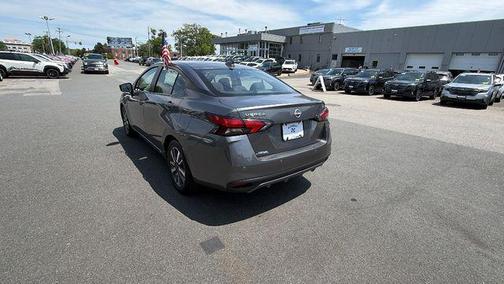 Gun Metallic 2023 Nissan Versa 1.6 SV