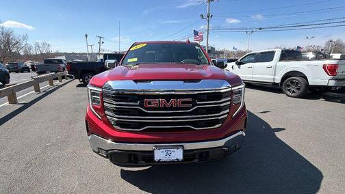Cayenne Red Tintcoat 2022 GMC Sierra 1500 SLT