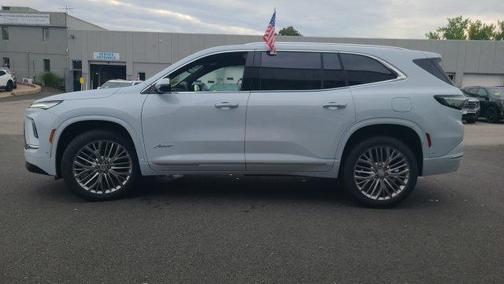 Iridescent White Tricoat 2027 Buick Enclave Avenir