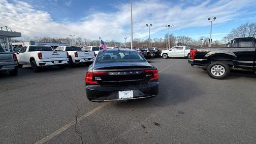 2019 Volvo S90 T6 Momentum