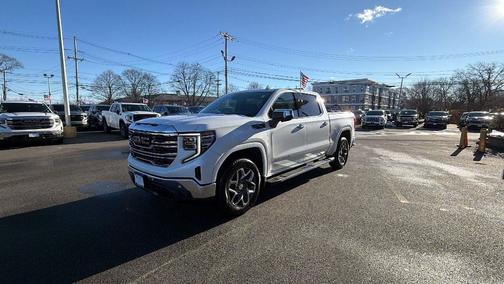 2022 GMC Sierra 1500 SLT