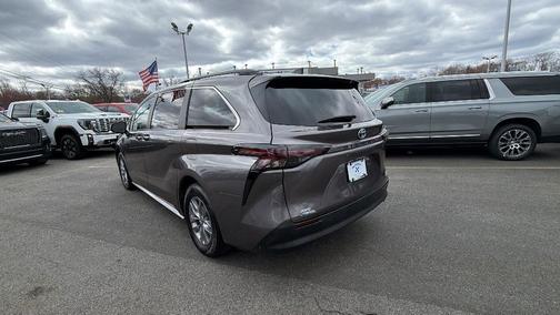 2024 Toyota Sienna XLE