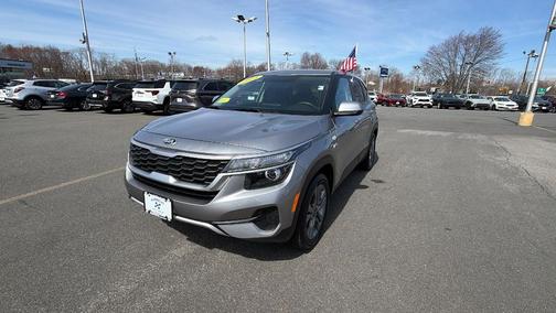 Steel Gray 2021 Kia Seltos LX