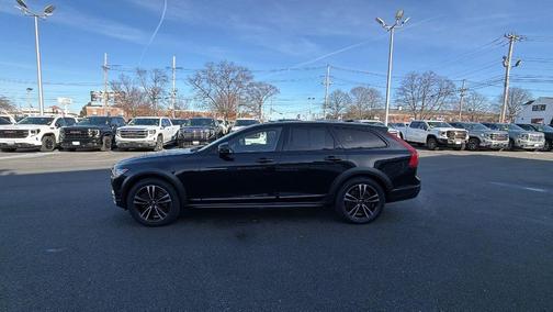 2018 Volvo V90 Cross Country T5