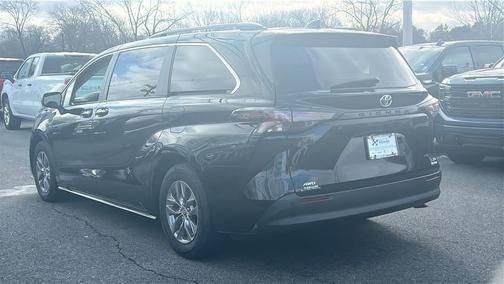 2023 Toyota Sienna XLE